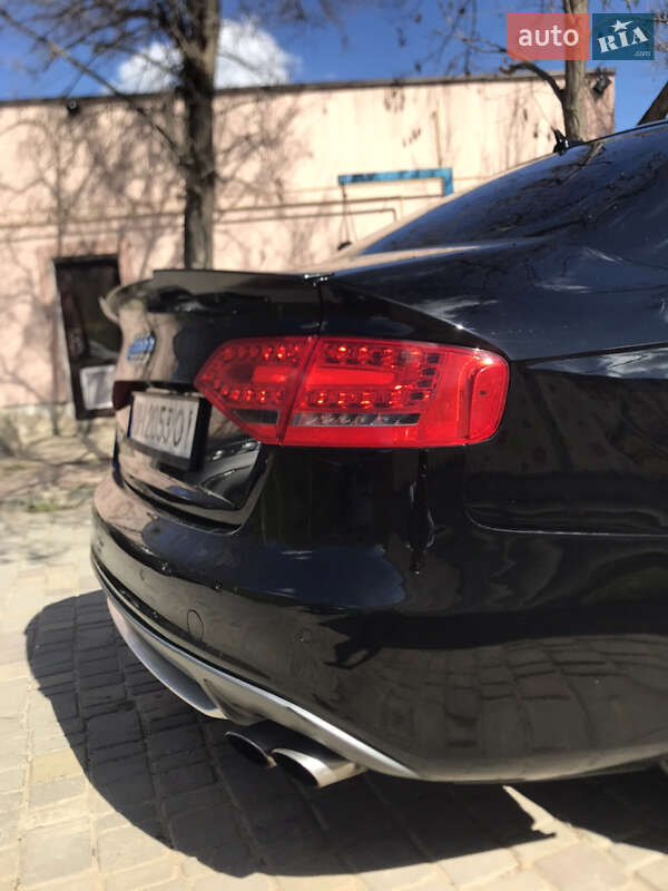 Седан Audi S4 2009 в Одесі