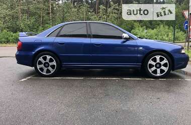 Седан Audi S4 2000 в Києві