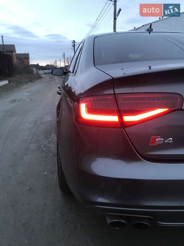 Седан Audi S4 2015 в Киеве