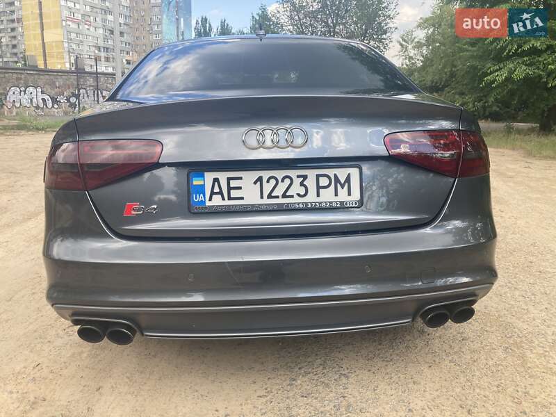 Седан Audi S4 2015 в Киеве