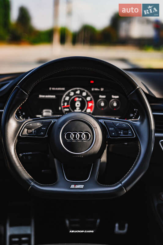 Седан Audi S4 2018 в Киеве