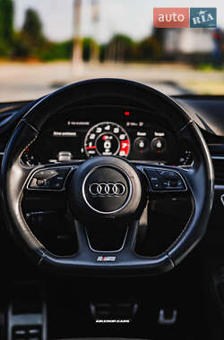 Седан Audi S4 2018 в 