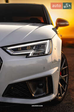 Седан Audi S4 2018 в 