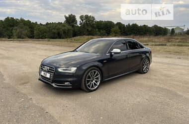 Седан Audi S4 2013 в Олександрівці