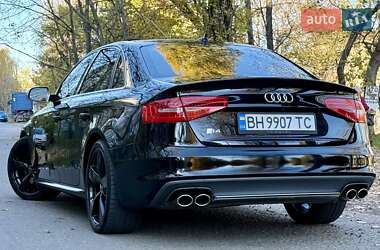 Седан Audi S4 2012 в 