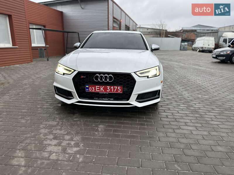 Седан Audi S4 2017 в Сумах