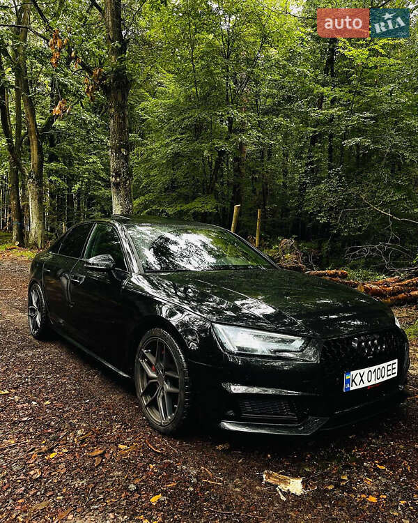 Седан Audi S4 2017 в 
