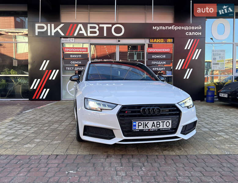 Седан Audi S4 2018 в Львове