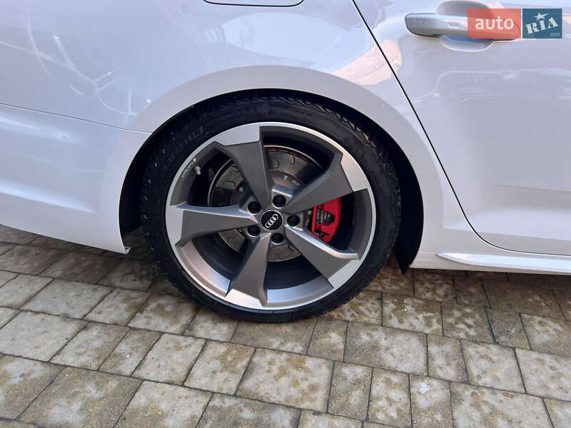 Седан Audi S4 2018 в Львове