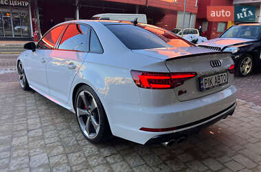 Седан Audi S4 2018 в Львове