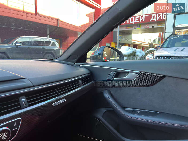 Седан Audi S4 2018 в Львове