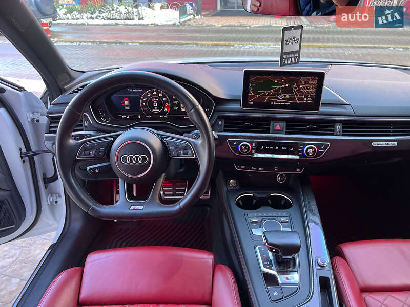 Седан Audi S4 2018 в Львове