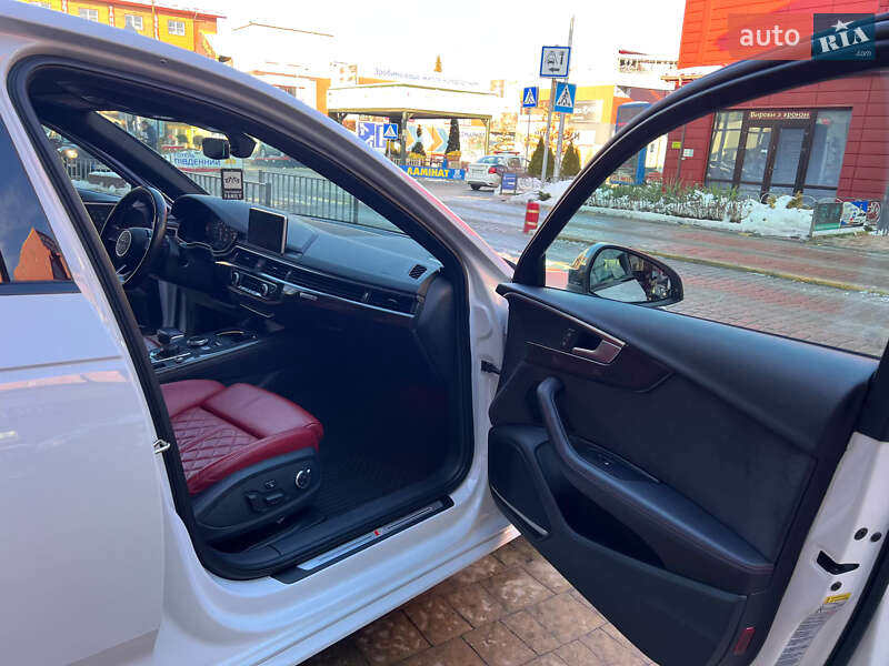 Седан Audi S4 2018 в Львове