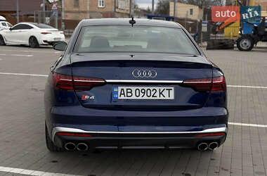 Седан Audi S4 2022 в 