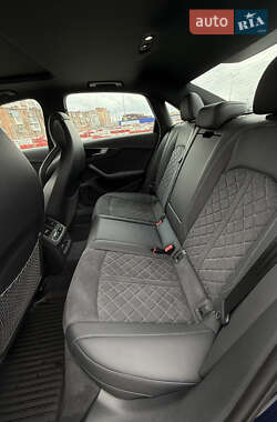 Седан Audi S4 2022 в 