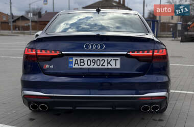 Седан Audi S4 2022 в 