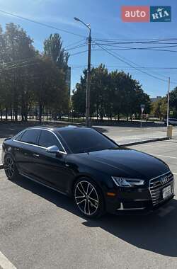 Седан Audi S4 2017 в Дніпрі