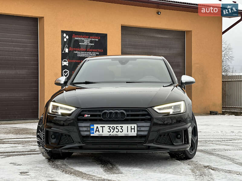 Седан Audi S4 2019 в Киеве