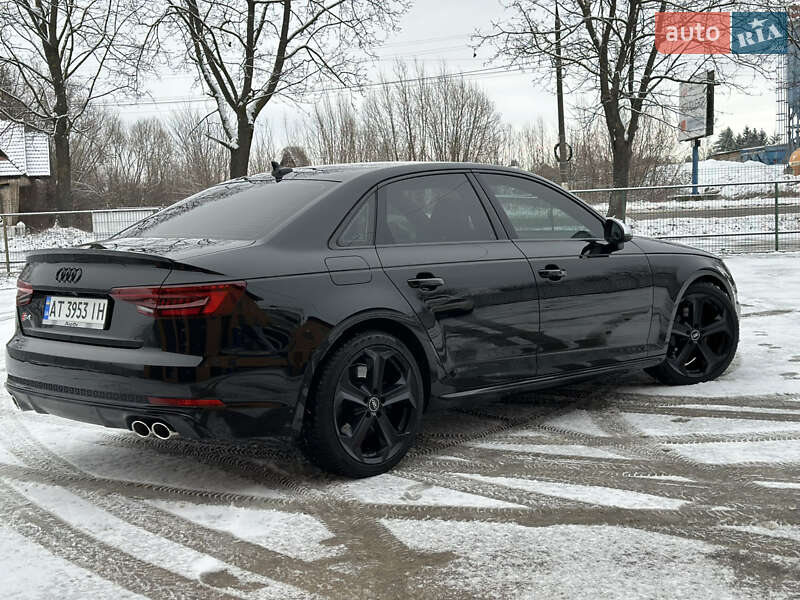 Седан Audi S4 2019 в Киеве