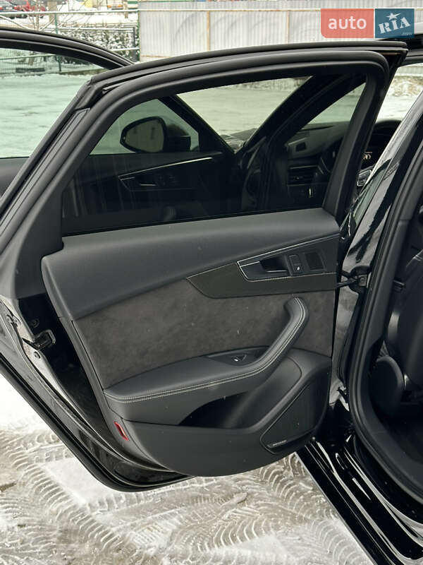 Седан Audi S4 2019 в Киеве
