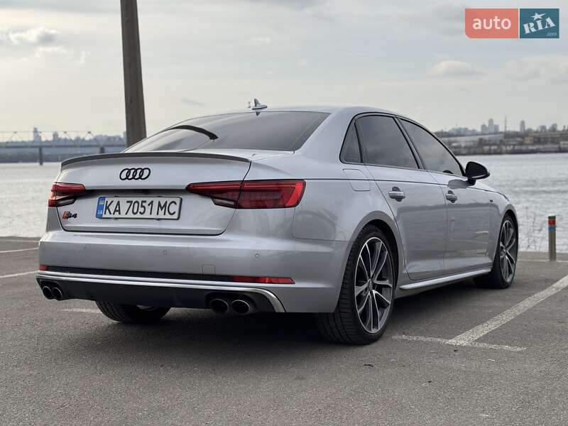 Седан Audi S4 2017 в Києві