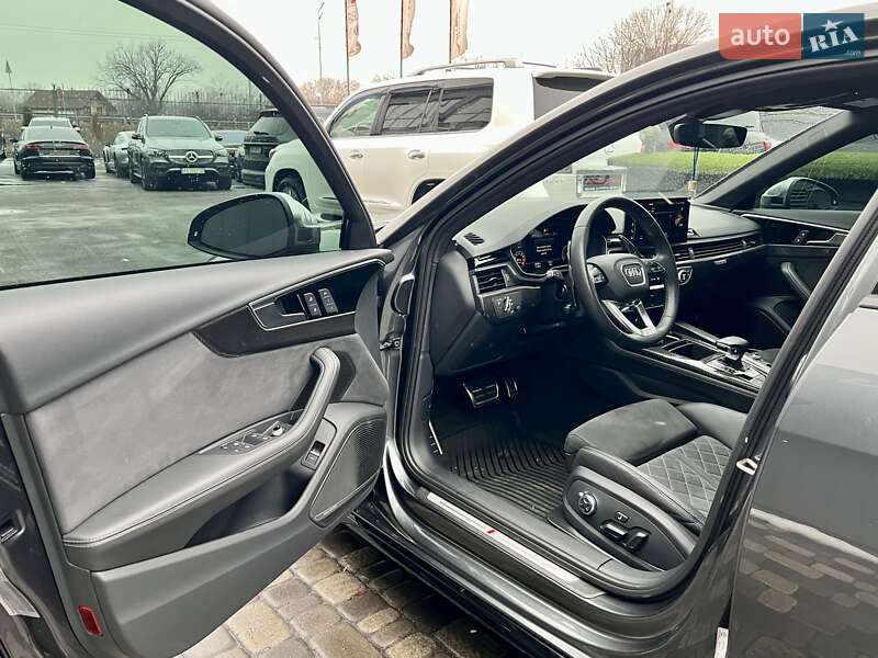 Седан Audi S4 2022 в Киеве
