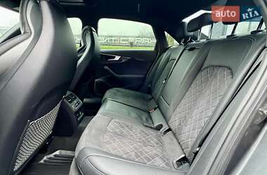 Седан Audi S4 2022 в 