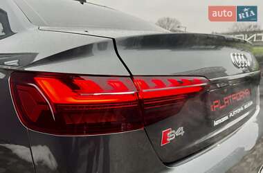 Седан Audi S4 2022 в 