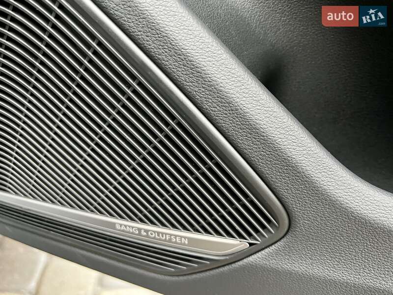 Седан Audi S4 2022 в Киеве