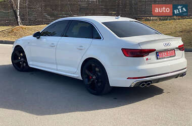 Седан Audi S4 2017 в Киеве