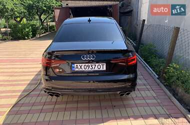Седан Audi S4 2018 в 
