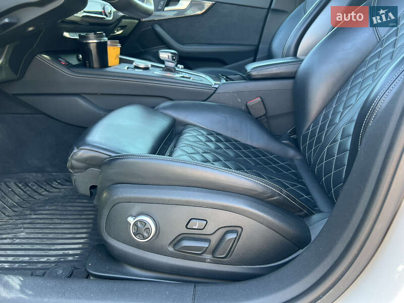 Седан Audi S4 2018 в Житомирі