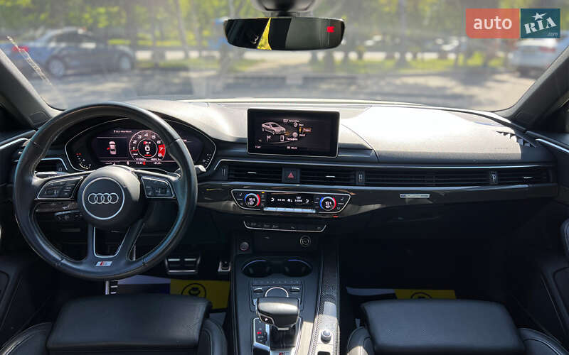 Седан Audi S4 2018 в Львове