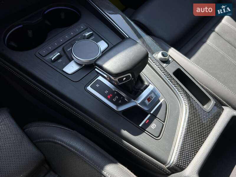 Седан Audi S4 2018 в Львове