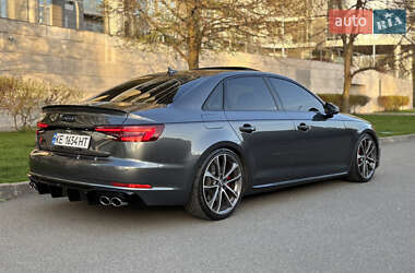 Седан Audi S4 2017 в 