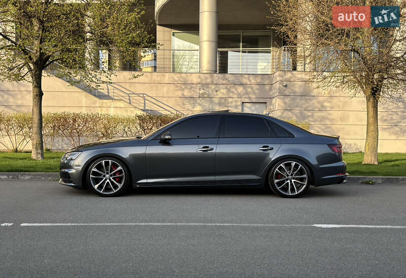 Седан Audi S4 2017 в Киеве