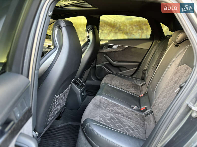 Седан Audi S4 2017 в Киеве