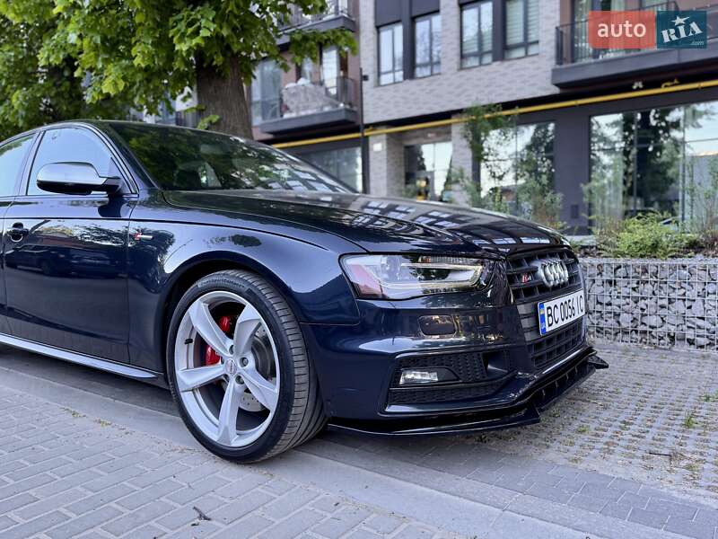 Седан Audi S4 2012 в Львове
