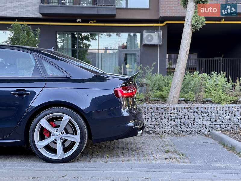 Седан Audi S4 2012 в Львове