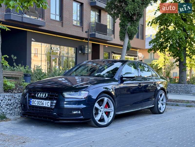 Седан Audi S4 2012 в Львове