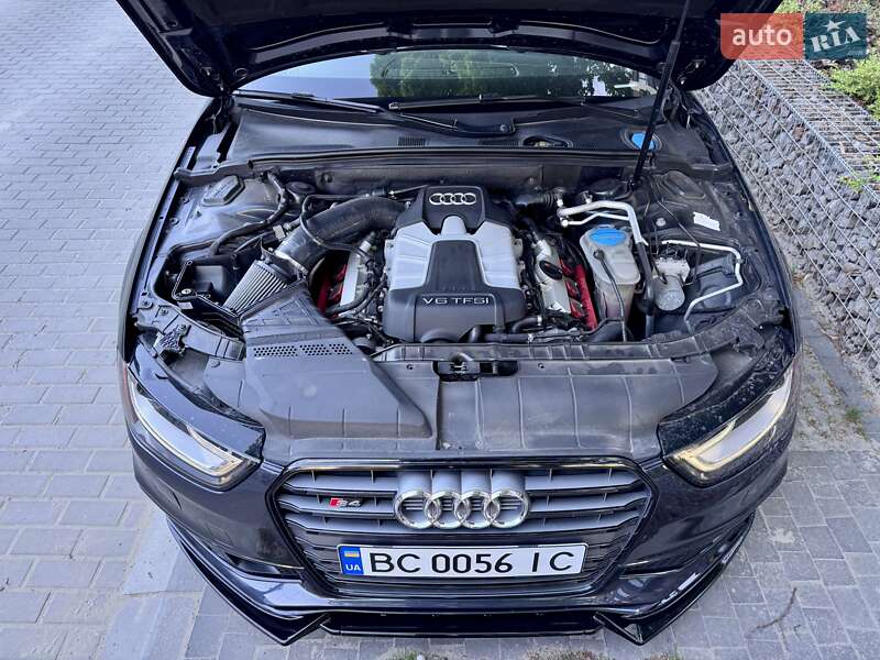 Седан Audi S4 2012 в Львове