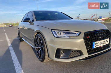 Седан Audi S4 2018 в 