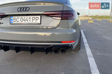 Седан Audi S4 2018 в 