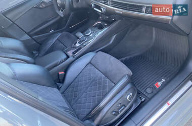 Седан Audi S4 2018 в 