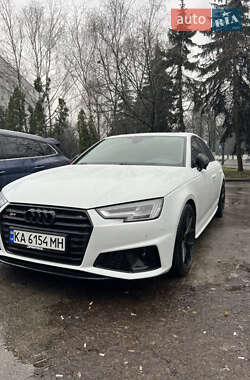 Седан Audi S4 2018 в 