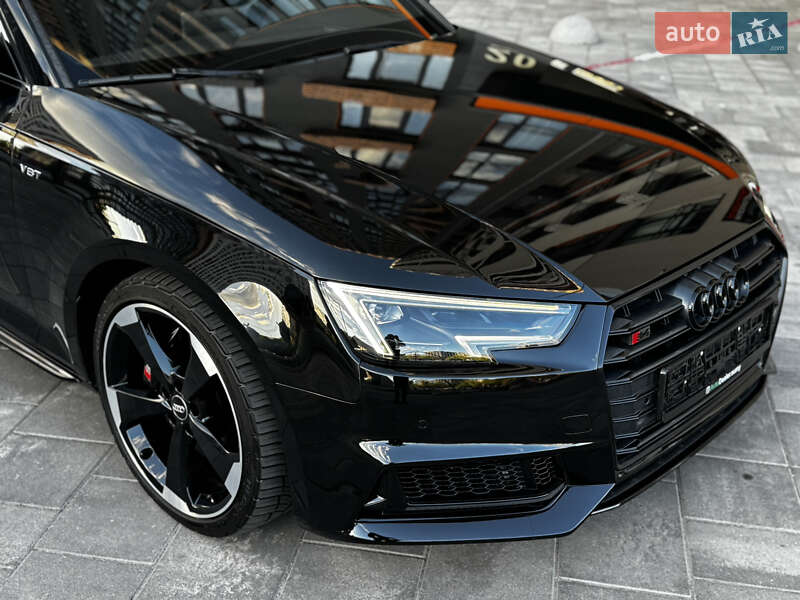 Седан Audi S4 2018 в Киеве