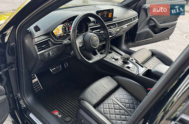 Седан Audi S4 2018 в 