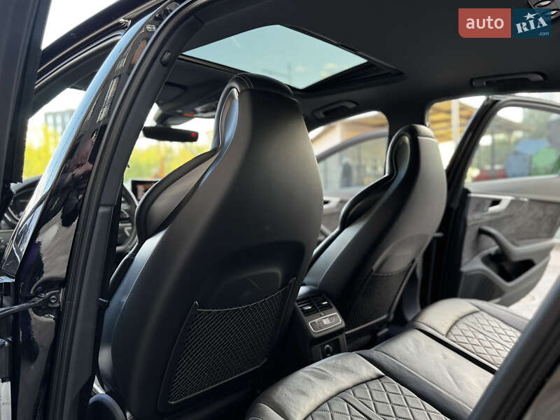 Седан Audi S4 2018 в Киеве