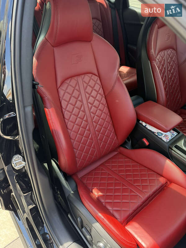 Седан Audi S4 2020 в Виннице
