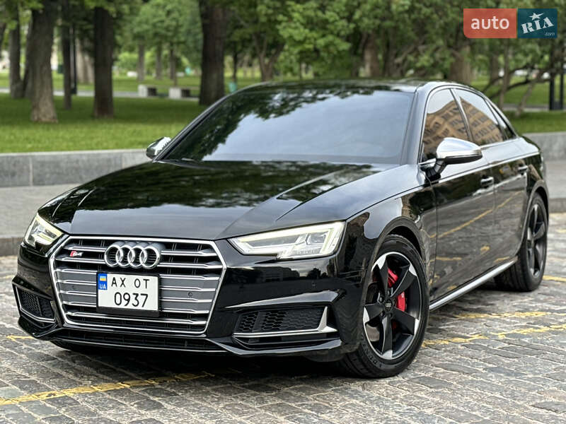 Седан Audi S4 2018 в Харкові